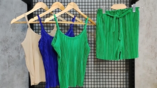 ست تاپ و شورتک پلیسه