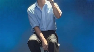 چه قشنگ میخونه پسرجذابم