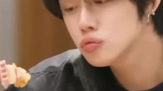 بچم هیونینگ  موند چی بگه :خنده: (ترجمه کپشن)