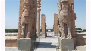 ویرایش عکس با هوش مصنوعی Firefly