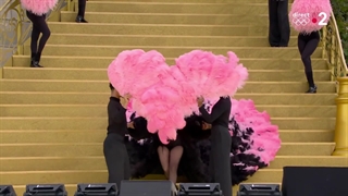 لیدی گاگا برای اجرای بازی های المپیک خود از استیج کوچلای Typa Girl بلک پینک الهام گرفته بود