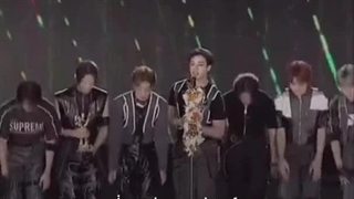 رکورد زنیه STRAY KIDS با آلبوم ATE در چارت بیلبورد 200 و 100 ♡♡ کپشن خونده بشه