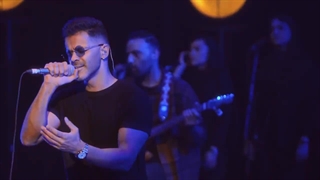 موزیک ویدیو سیروان خسروی به نام درست نمیشم (اجرای زنده)