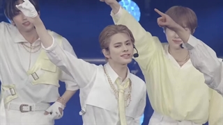 کاور آهنگ Shine A Ligt از JO1 توسط INI