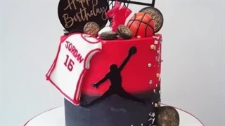 کیک تولد بسکتبال – ترکیب لذت و ورزش در هر لقمه!