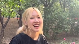 دختری که به خاطر شباهتش به رزی بلک پینک ترند شده :)