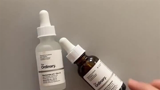 نیاسینامید یا رتینول؟ کدومش کار کوچک کردن منافذ انجام میده