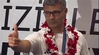 یوسف دیکچ و تکرار ژست خاص و جهانی خود در تیراندازی المپیک پس از بازگشت به ترکیه
