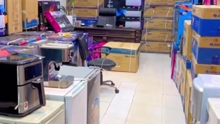 رضا اکبرپور؛ تعمیرکار و نصاب اسپلیت بندرعباس