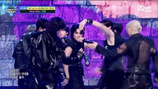 اجرای STRAY KIDS در Mcountdown ( آهنگ Chck Chck Boom) ♡♡ ( هفته دوم اجراها)
