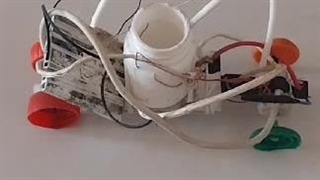 شاهکاری ازمهردادموسی پورماشینی که با اب کار میکند و این اختراع به اسم همین مخترع ثبت شده است