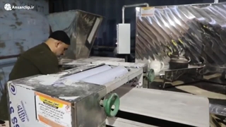 خدمات رسانی موکب پخت نان از اهالی اصفهان به زائران اربعین در مرز مهران