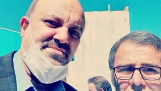 ناصر غلامی هوجقان در کنار علیرضا منادی سفیدان