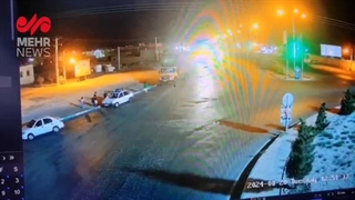 لحظه واژگونی اتوبوس زائران پاکستانی در یزد (فیلم)