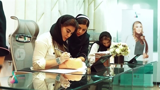 آموزش میکروبلیدینگ و فیبروز ابرو در آکادمی مریم حمزه ای در تهران