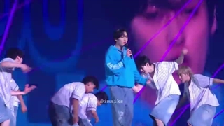 اجرای سولو استیج لینو در یکی از کنسرت های جدید استری کیدز ( درخواستی )