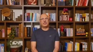 اولین تصویر از جناب خان پس از ترخیص از بیمارستان