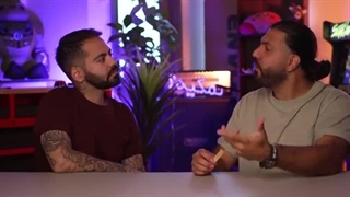 کومان خطرناک‌ترین و کمیاب‌ترین عسل دنیا رو خوردیم!