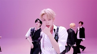 اجرای زیروبیسوان در استدیو چوم با اهنگ  KILL THE ROMEO