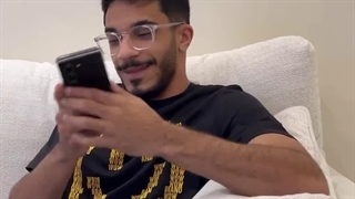 بدون علت منطقی... (●_●)