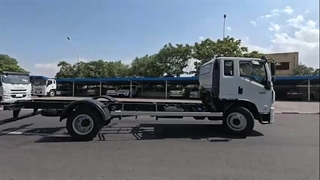 آدینه پرس/پابه‌رکاب شدن دختر دهه هفتادی با کامیونت‌های تولید تراکتورسازی