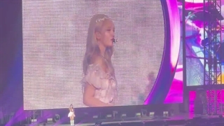 گروه آیو تو کنسرت توکیو دامشون آهنگ جدیشون به اسم Supernova Love که هنوز ریلیز نشده اجرا کردن