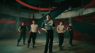 پرفومنس آهنگ BLEEDING سانها از اولین مینی آلبوم DUSK