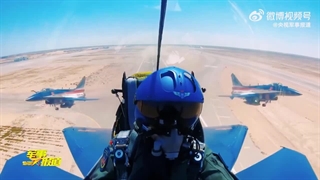 ویدیویی تدوینی از پرواز جنگنده های مصری ساخت چین بر فراز اهرام ثلاثه