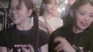 وقتی چهارتایی باهم آهنگ flower جیسو رو اجرا میکنن: