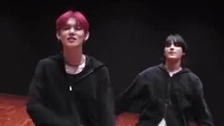 GO HIT THAT GGUMMMMM [فکت: یونجون یهو هونینگ رو تو راه دیده گفته هونینگااا بیا یه چالش بگیریم بعد برو (کپشن)]