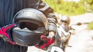 پلیس راهور: استفاده ترک نشین موتورسیکلت سوار از کلاه ایمنی هم واجب است