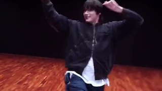 چالش تیک تاک تی اکس تی با آهنگ GGUM یونجون[دیدید اینم پیش بینی کرده بودمااااا]