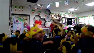 عروسک تنپوش ببر در جشن مدرسه