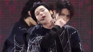 اجرای آهنگ‌ Teeth در کنسرت‌ Walk The Line از هیسونگ‌، سونو‌، جونگوون‌ و نیکی