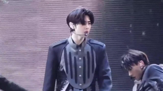 اجرای آهنگ Moonsturk در کنسرت Walk The Line از انهایپن