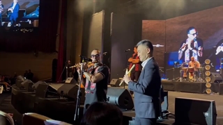 نوازندگی محسن شریفیان و سفیر ژاپن در ایران (فیلم)