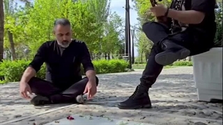 ساز و آوازی شنیدنی بر سر مزار استاد شجریان