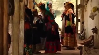 قبیله‌ کالاش در پاکستان با فرهنگی باستانی و لباس های خوشرنگ
