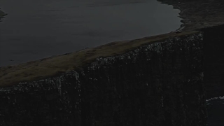 آهنگ عاشقی یعنی صدات کنم بر گردی و بازم نگات کنم