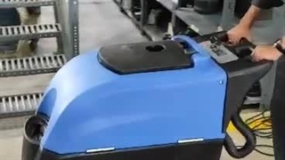 ویدیو اسکرابر دستی در محیط کارخانه