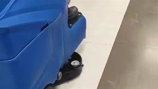 ویدیویی دیگر از کاربرد اسکرابر سرنشین دار در بیمارستان