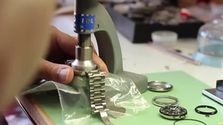 تعویض شیشه ساعت مچی