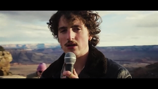 آهنگ چیزهای زیبا /Benson Boone - Beautiful Things (Official Music Video)