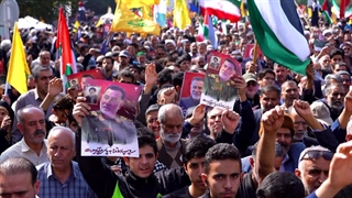 تشیع با شکوه پیکر شهید جبهه مقاومت سردار نیلفروشان در حرم مطهر رضوی