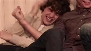 تو دیگه نه.... تو گفتی ما قراره باهم پیر بشیم