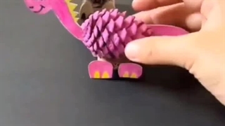 کاردستی دایناسور با کاج