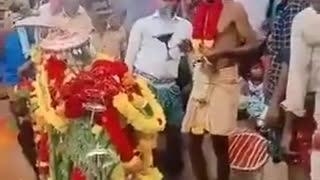 کاهن هندویی که ادعا کرد می تواند پرواز کند جان خود را از دست داد