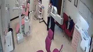 دکتر بنفشه سلیمانی - دندانپزشک کودکان ساری برداشتن خال گوشتی