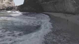 آهنگ اینجا دخی اول اداس ولی بدون تش