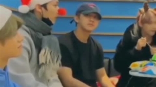 شاید دختر مورد علاقه‌ی کسی نباشم ولی قطعا دلقک مورد علاقه‌ی یکسری هستم